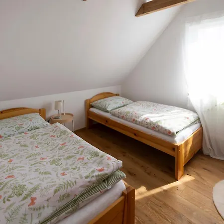 Na Ovcine 인드르지후프흐라데츠